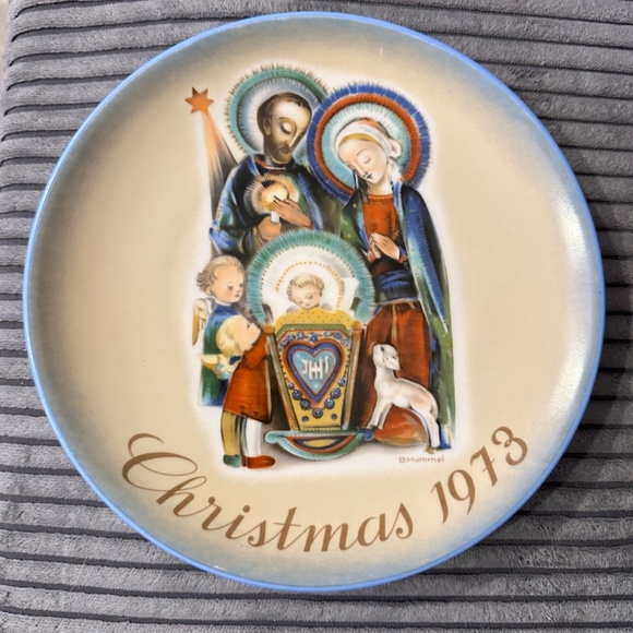 Sister Berta Hummel Plates Limited Edition | 1972, 1973, 1975, 1976, 1978, 1979 - Picture 3 of 12